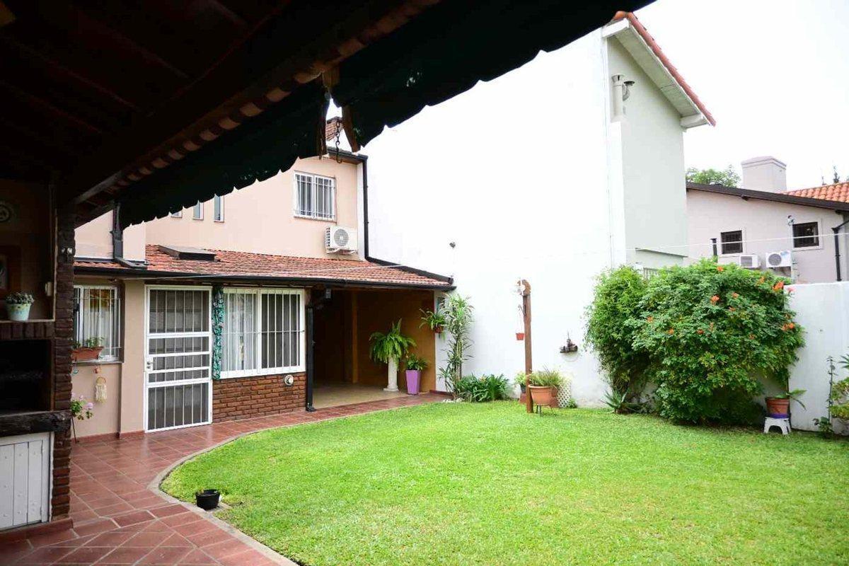 Foto de CASA 5 AMBIENTES ADROGUE JARDIN + GALERIA + GARAGE, imagen 5