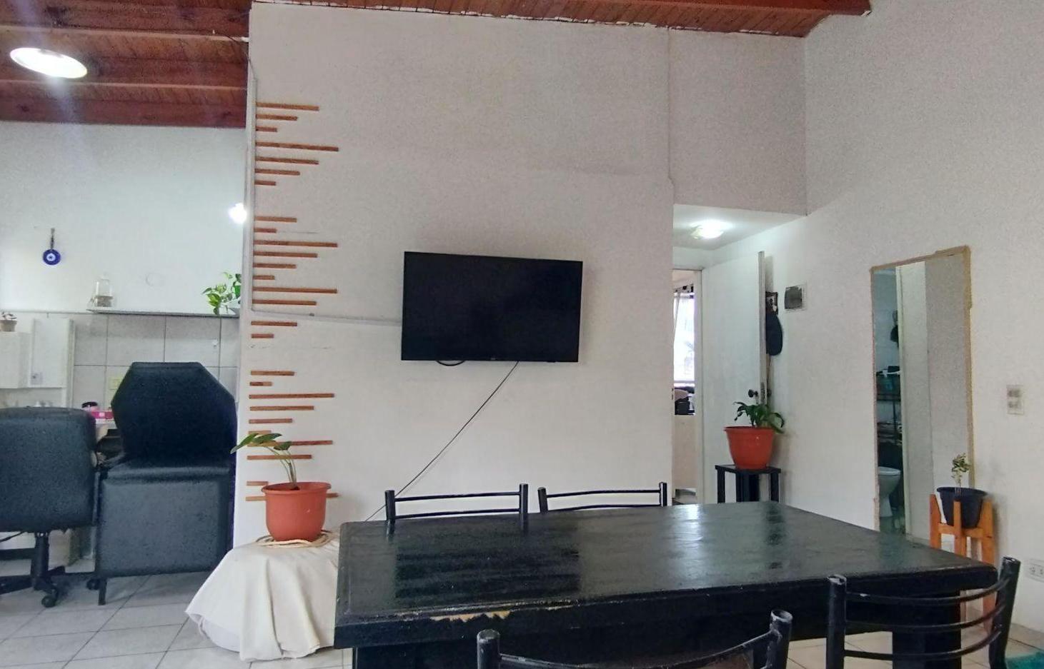 Foto de OPORTUNIDAD EN SARANDÍ -6 MONOAMBIENTES + GARAGE, imagen 5