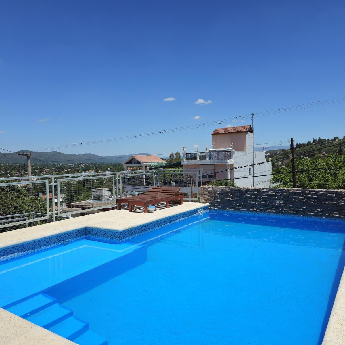 Casa en Venta en Villa Carlos Paz, 6 Dorm. 2