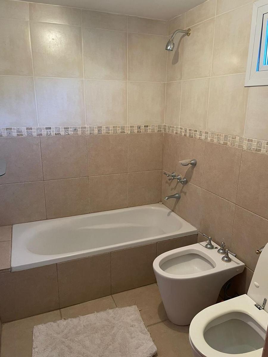 Casa en Venta en Villa Lago Azul 7 Dorm. 3