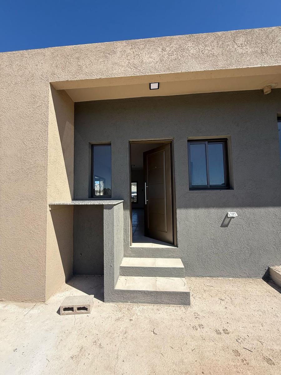 Casa en Venta en Villa Santa Cruz del Lago 2 Dorm. 4