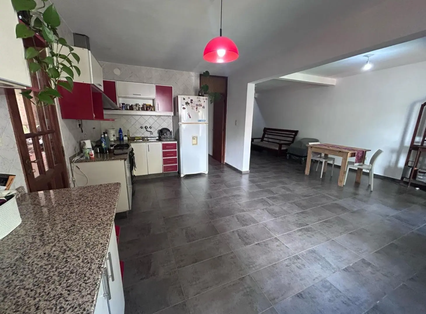 Casa - Cordoba Capital de 4 habitación y cochera para 3 autos, 4
