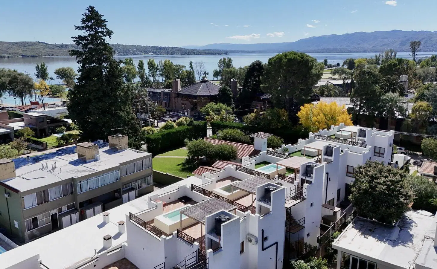 Duplex a estrenar en venta en Barrio Santa Rita a 50 metros de la costanera 3
