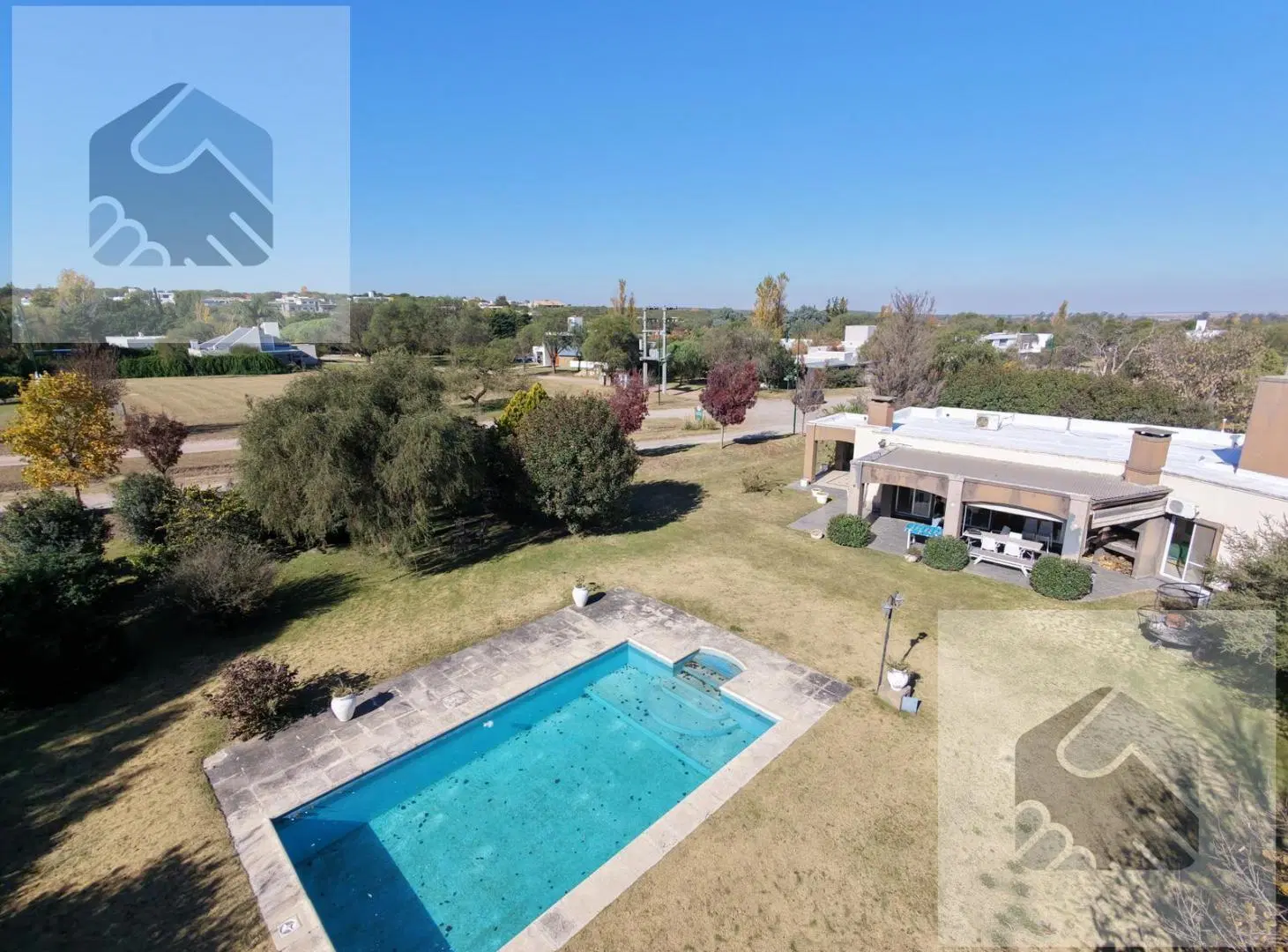 OPORTUNIDAD CASA EN BARRIO CERRADO CAUSANA | 4 DORMITORIOS CON 4 BAÑOS | PILETA | 2500 DE TERRENO 3