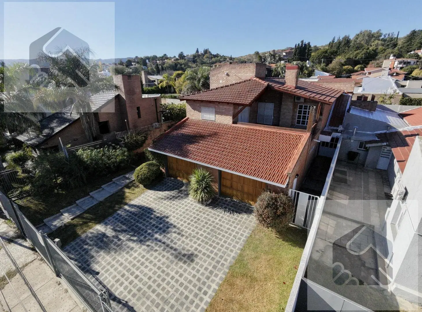 Casa en venta con 5 dormitorios en Barrio La Cuesta 2