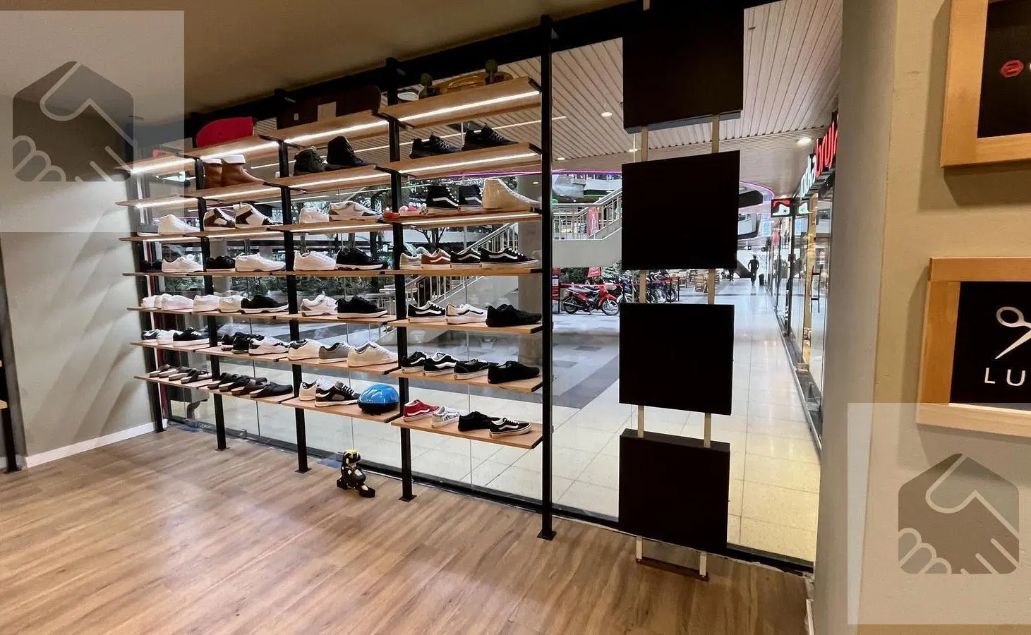Local Comercial en Alquiler | Shopping WO | Villa Carlos Paz | PLO8430707 | 59537099 1