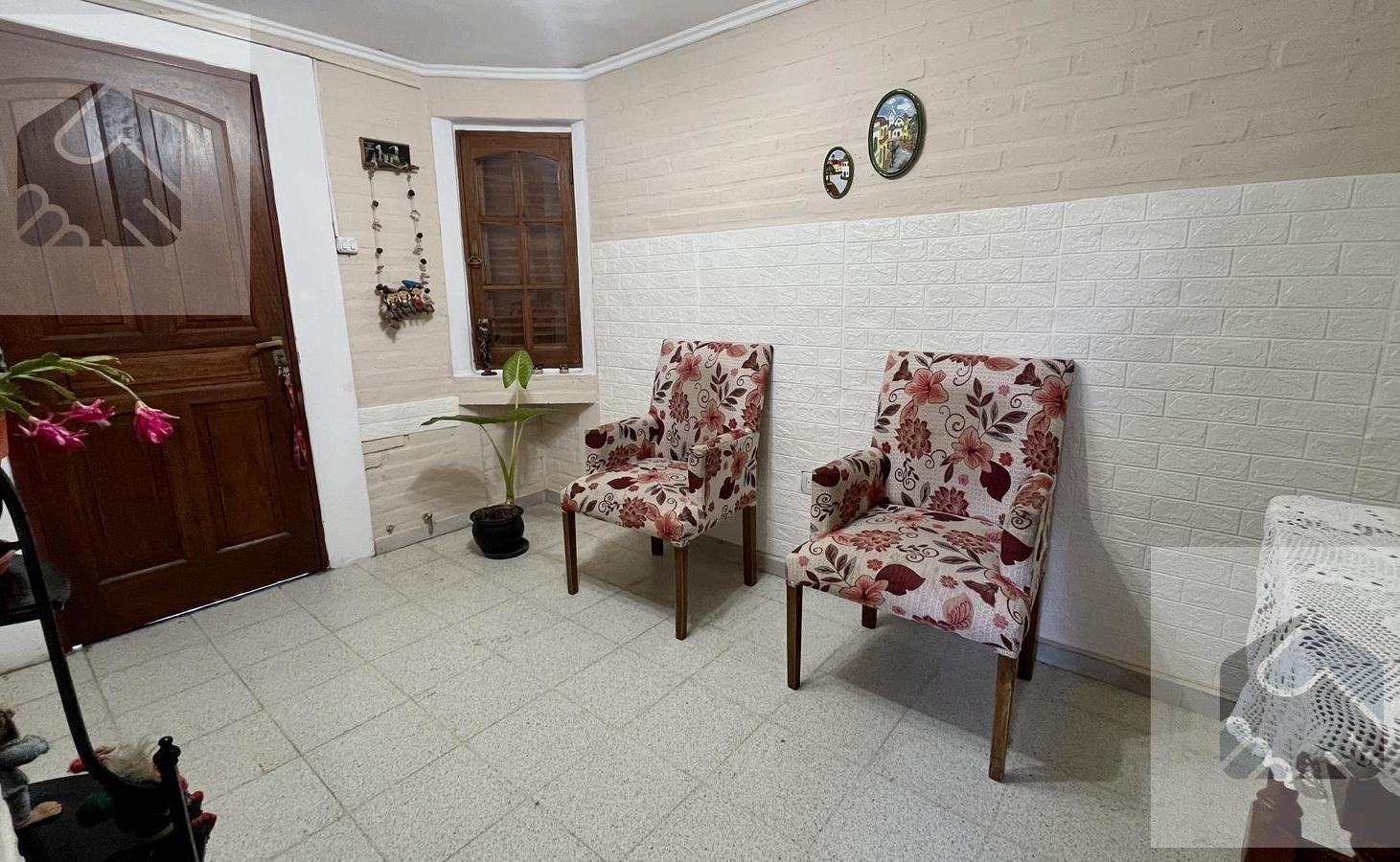 Foto de Casa en venta en Barrio Santa Rita con 4 dormitorios, jardin y pileta, imagen 2