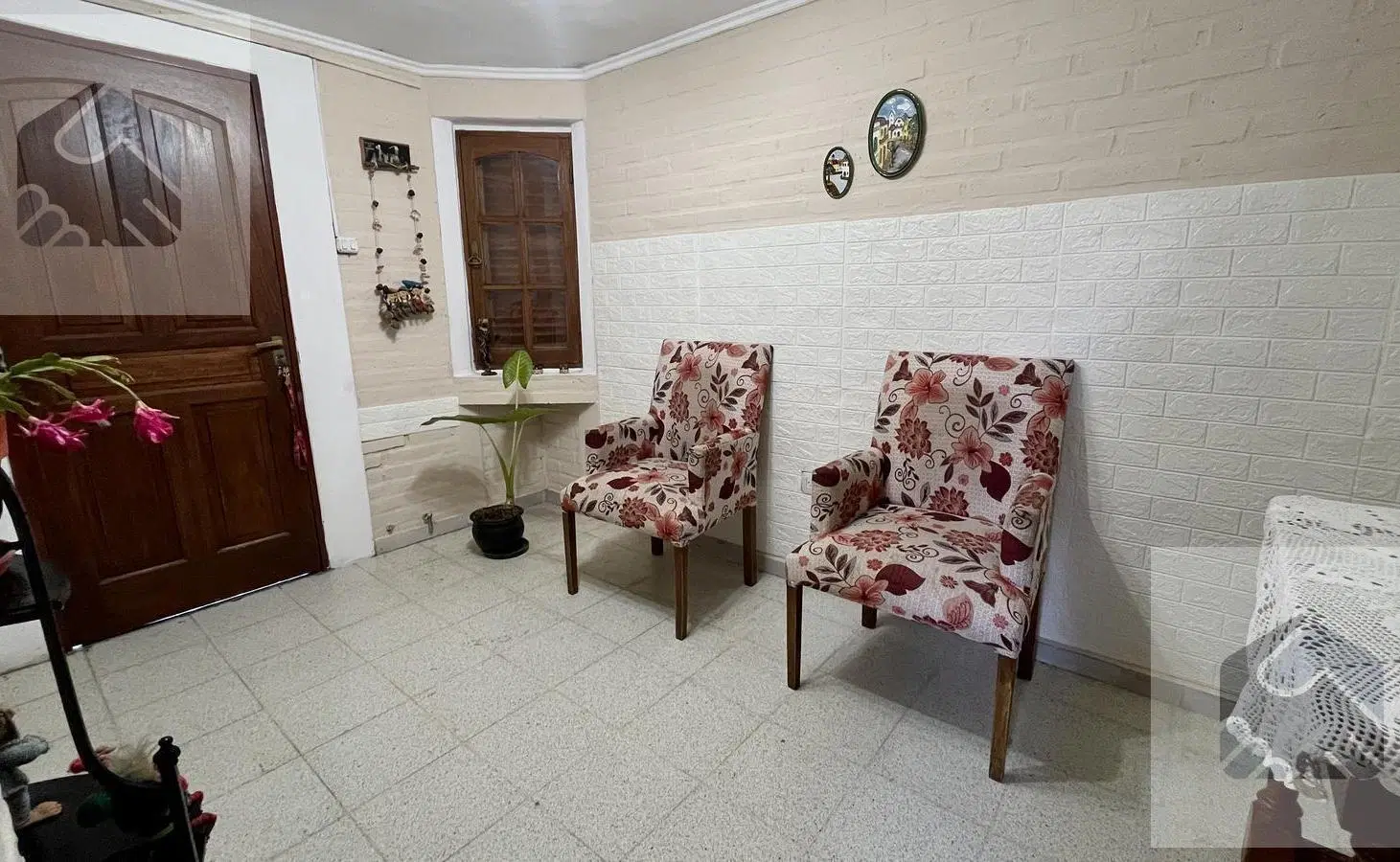 Casa en venta en Barrio Santa Rita con 4 dormitorios, jardin y pileta 2