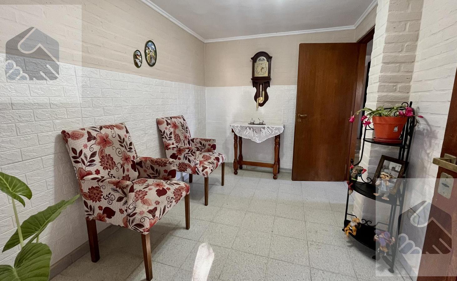Foto de Casa en venta en Barrio Santa Rita con 4 dormitorios, jardin y pileta, imagen 5