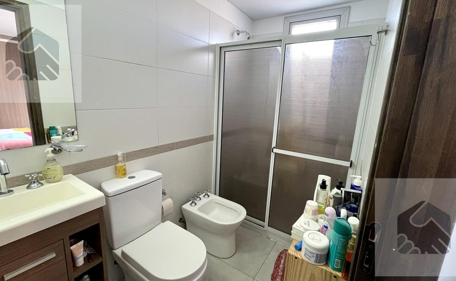Foto de Departamento de dos habitaciones, 2 baños y cochera en Villa Carlos PAZ, imagen 4