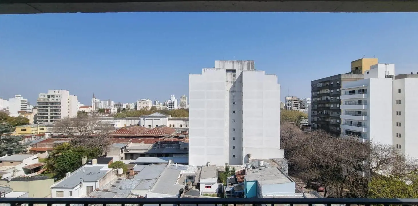 Departamento en Alquiler 1 dormitorio balcon frente en La Plata, 4