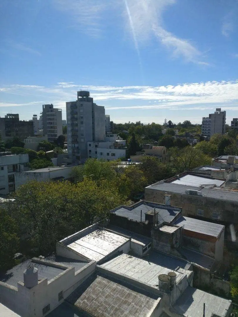 Departamento en Alquiler 1 dormitorio balcon frente en La Plata, 2