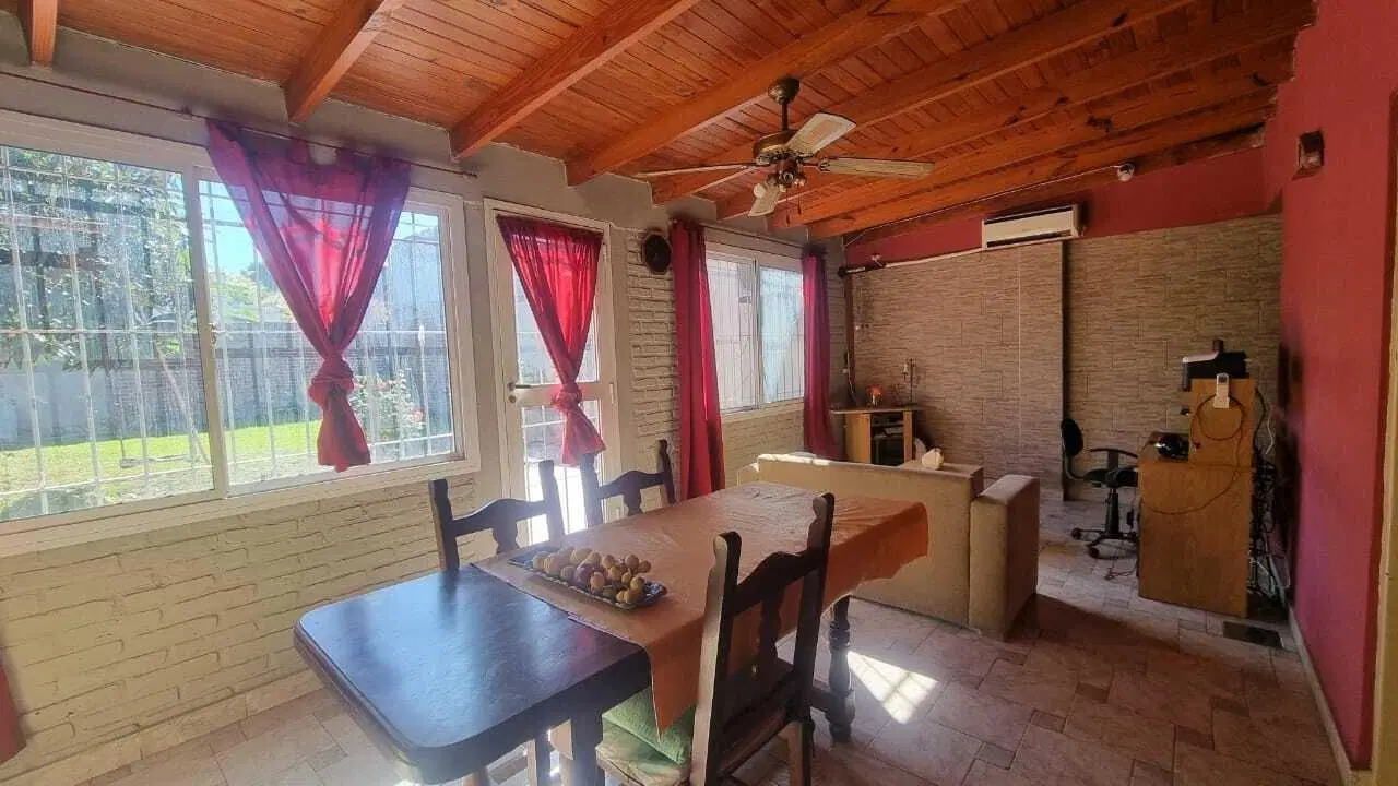 Casa  en Venta 2 dormitorios con garage y parque en Villa Elvira, La Plata, G.B.A. Zona Sur, Argenti 4