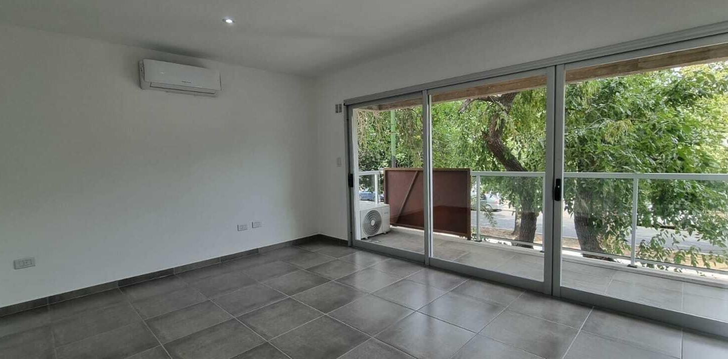 Foto de Departamento Semipiso 1 dormitorio en Alquiler en La Plata,, imagen 2