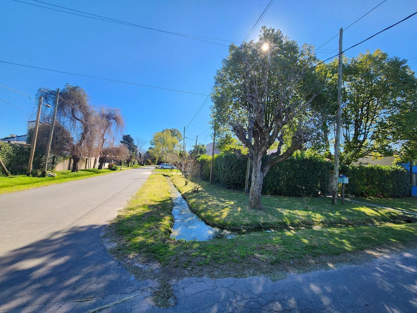 Foto de Lote y Casa en Venta ubicado en City Bell, La Plata, G.B.A. Zona Sur, imagen 1