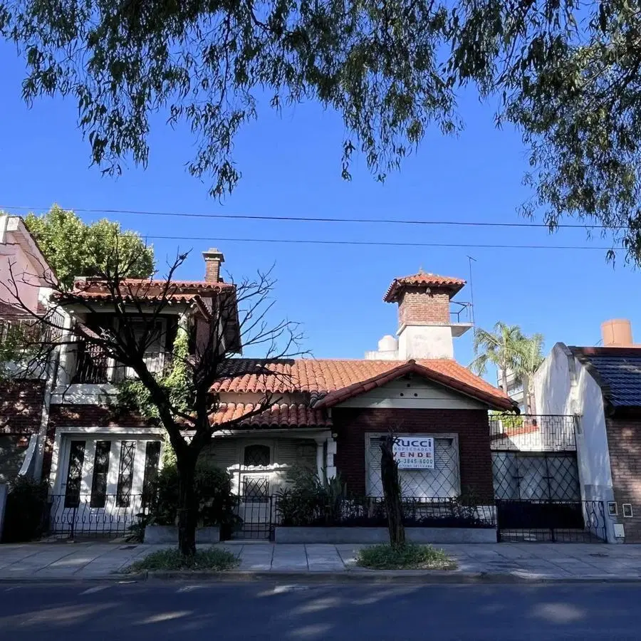 VENTA de CASA en BARRIO NAÓN 5