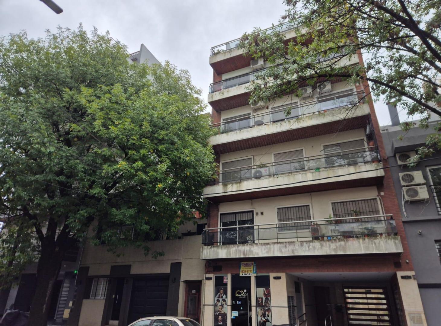 Foto de Departamento 2 ambientes patio venta Monte Castro, imagen 3