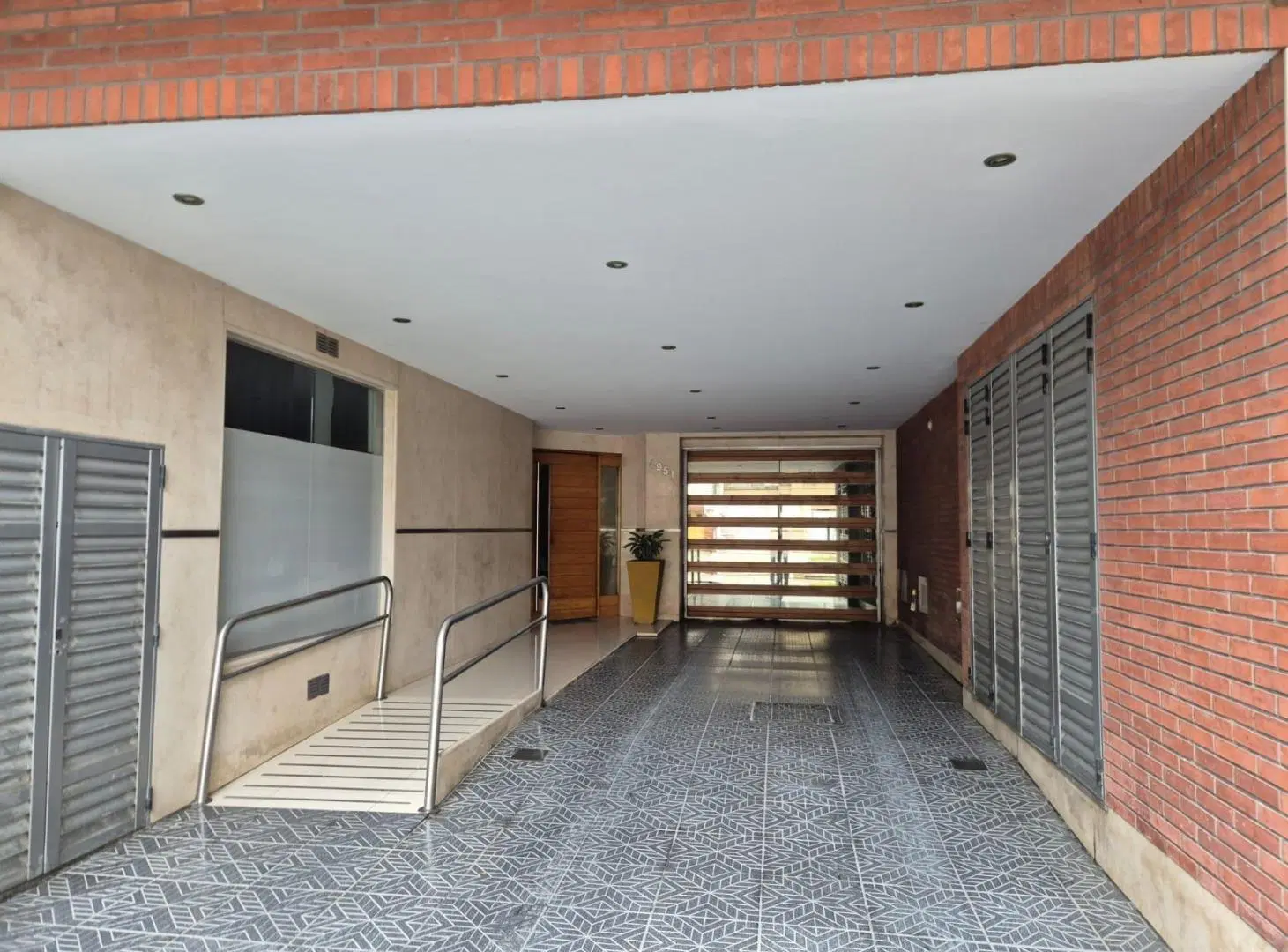 Departamento 2 ambientes patio venta Monte Castro 4