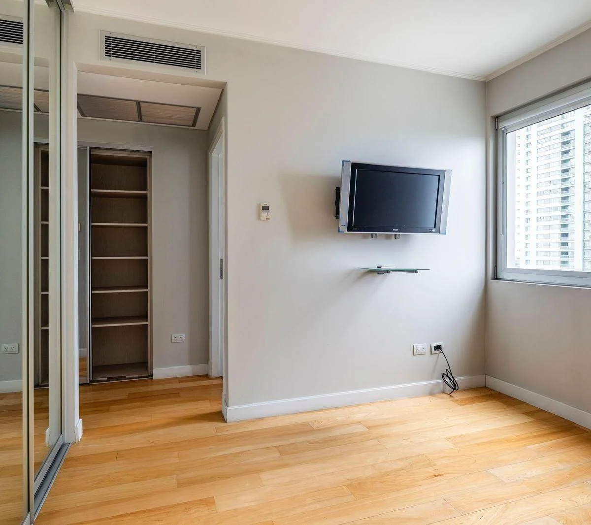 Departamento en Venta 4 Amb Amoblado - Piso Alto en Renoir I Puerto Madero 2