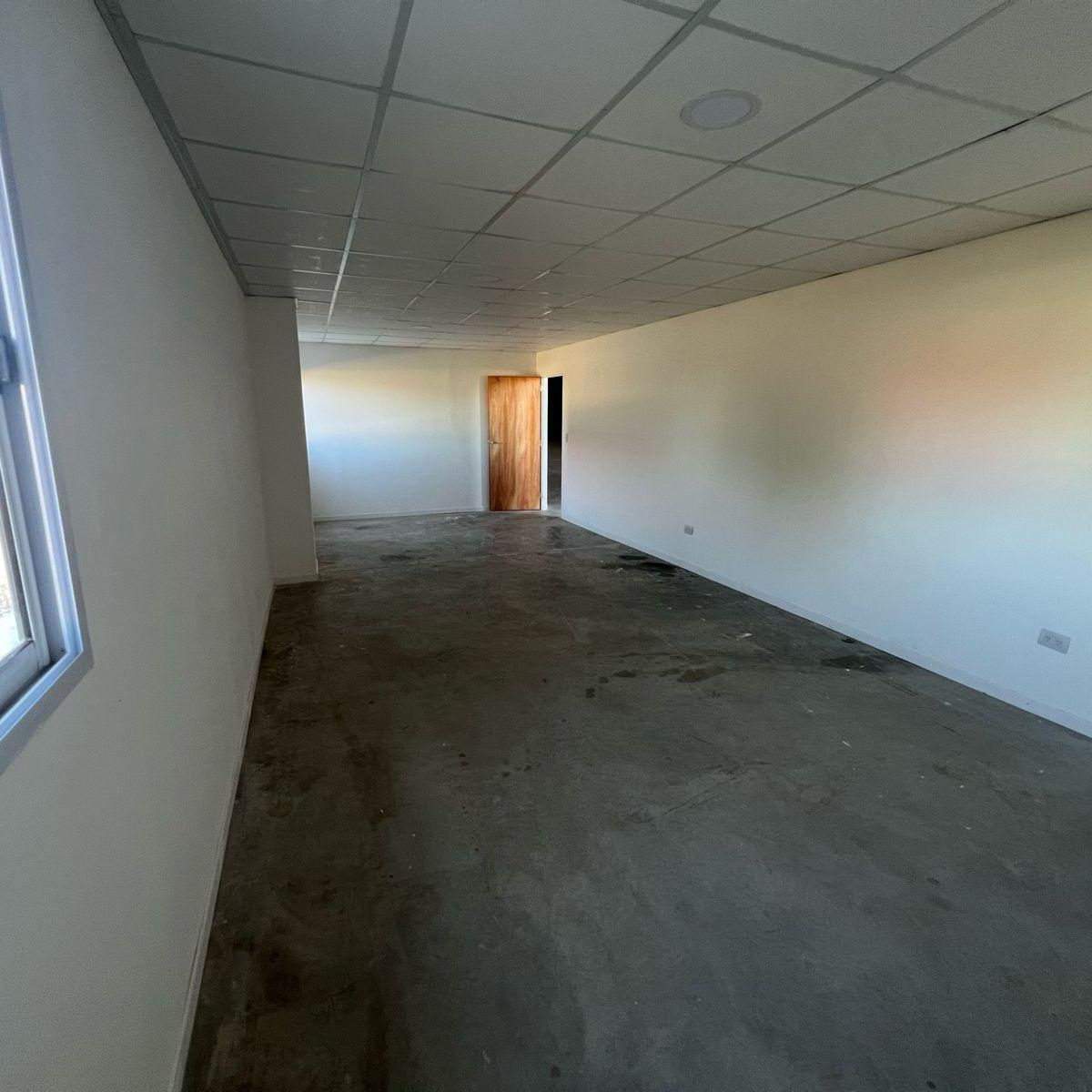 Foto de Polo 52 ,Galpon indutrial , 1000m2, 1 oficina, 2 baños, imagen 2