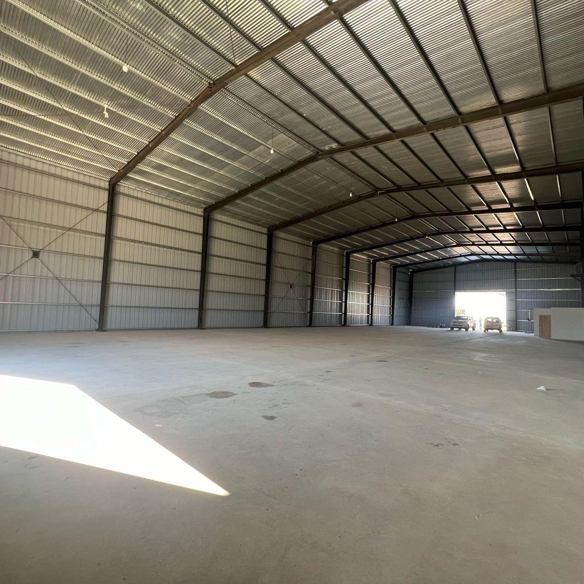 Foto de Polo 52 ,Galpon indutrial , 1000m2, 1 oficina, 2 baños, imagen 4