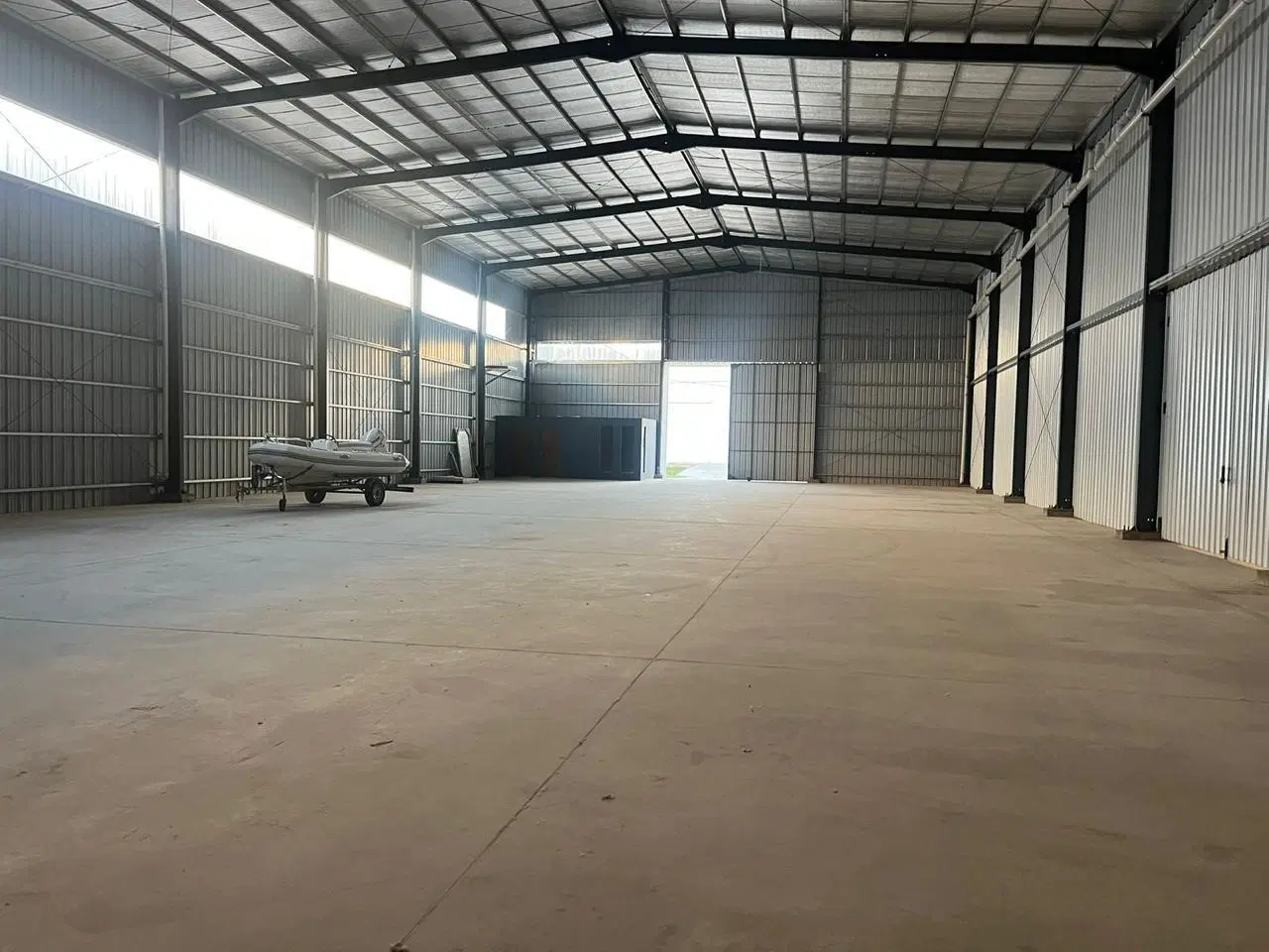 Alquiler de naves en polo 52 2
