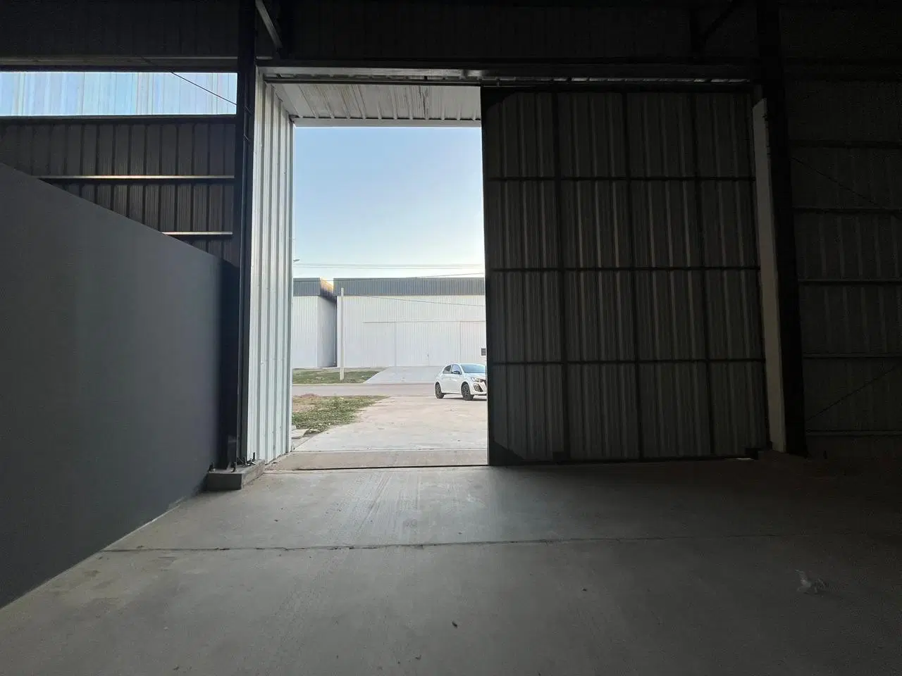 Alquiler de naves en polo 52 5