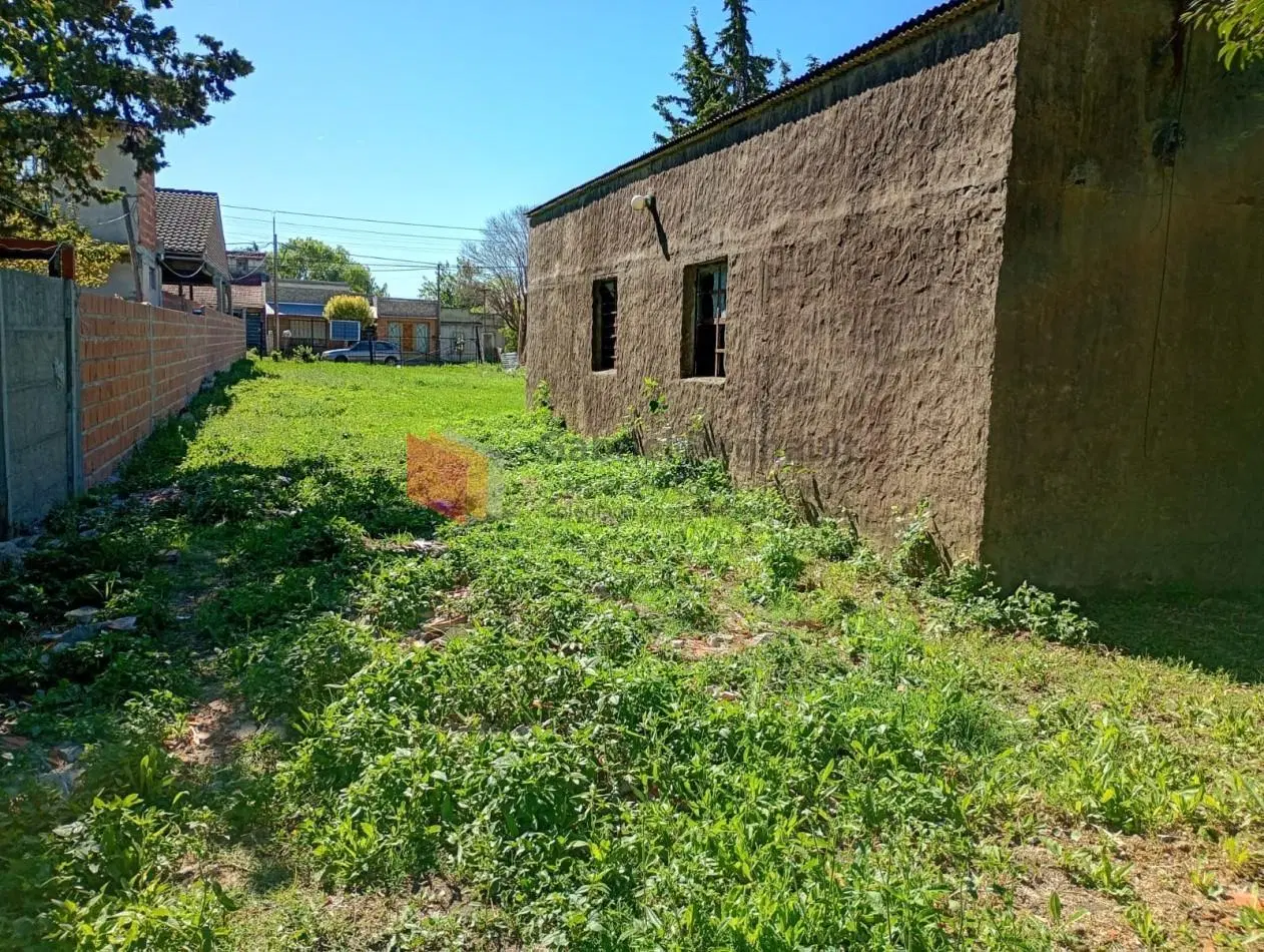 Lote calle 39 entre Av. Montevideo y Corrientes 3