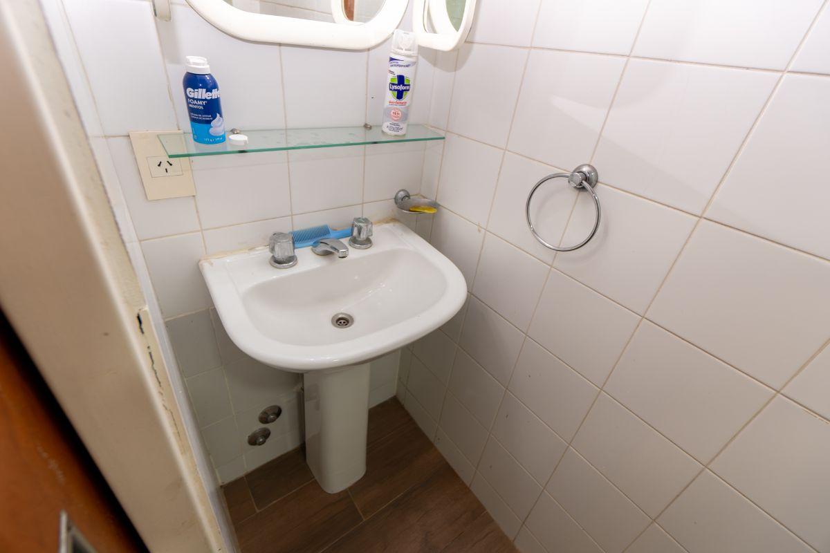 Foto de Departamento de 4 Dormitorios en venta con Cochera Cubierta y Balcón, imagen 4