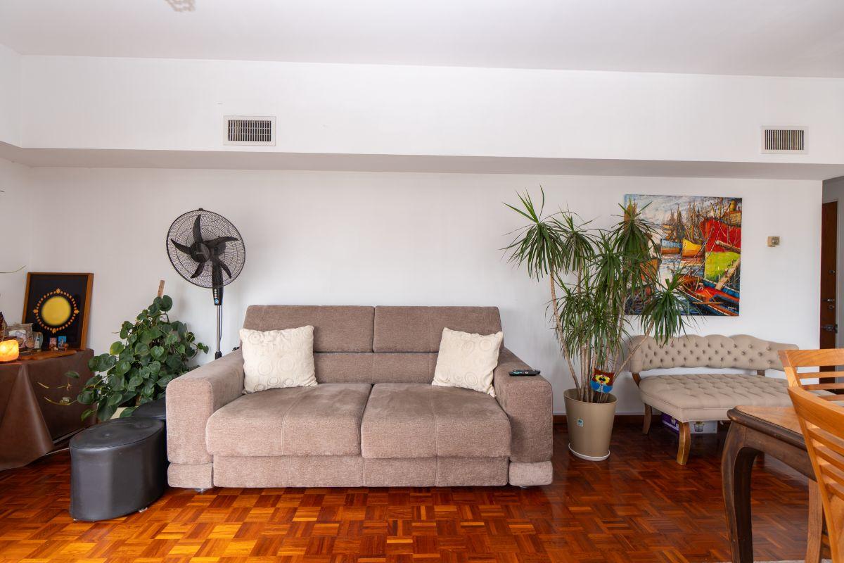 Foto de Departamento de 4 Dormitorios en venta con Cochera Cubierta y Balcón, imagen 2