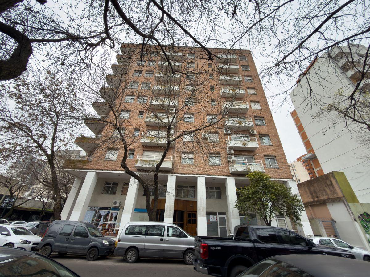 Foto de Departamento de 4 Dormitorios en venta con Cochera Cubierta y Balcón, imagen 5