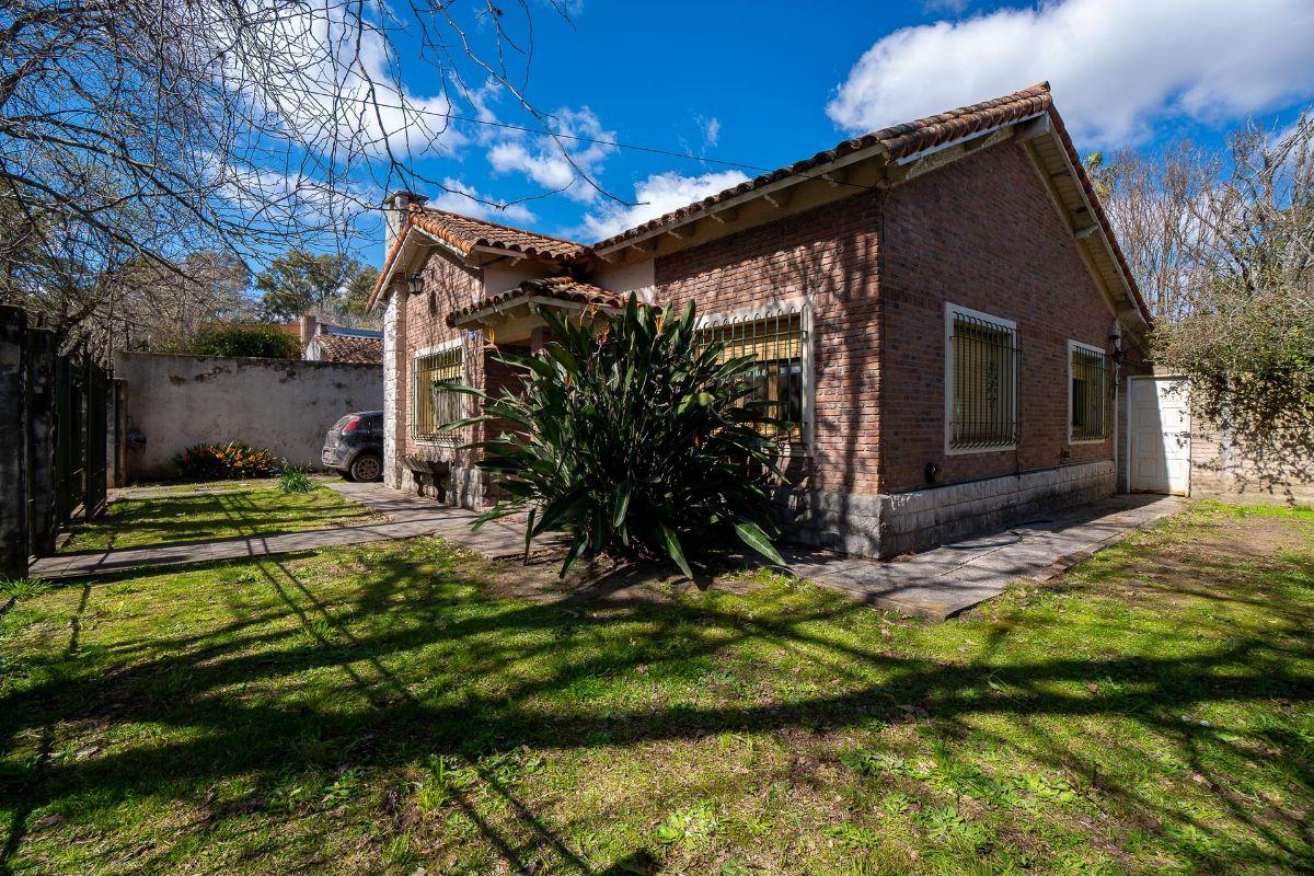 Foto de Casa en venta en City Bell 476 y 14B, imagen 1