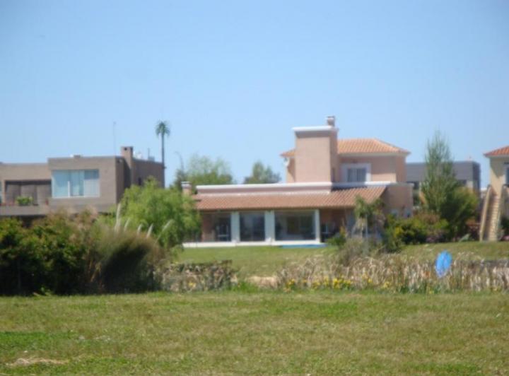 Excelente Casa a la Laguna con Muelle y Playa en SIL Oportunidad! Apto Crédito! 5