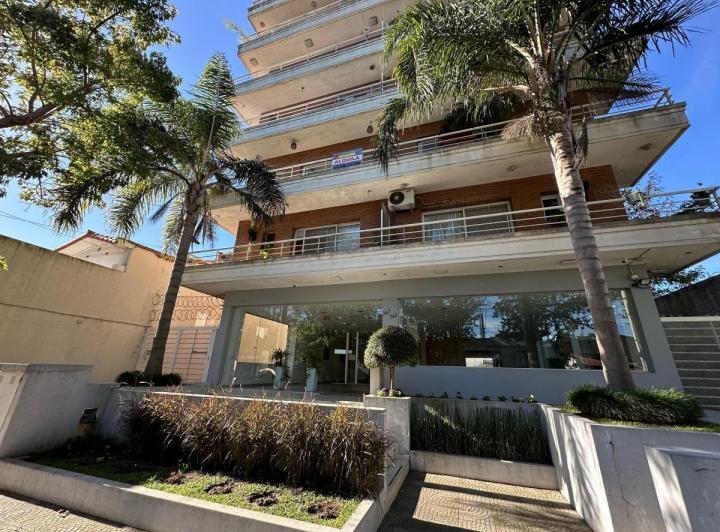 Excelente 2 Amb. con Balcón Tigre Centro Vista Abierta Panorámica! Piso Alto!  1