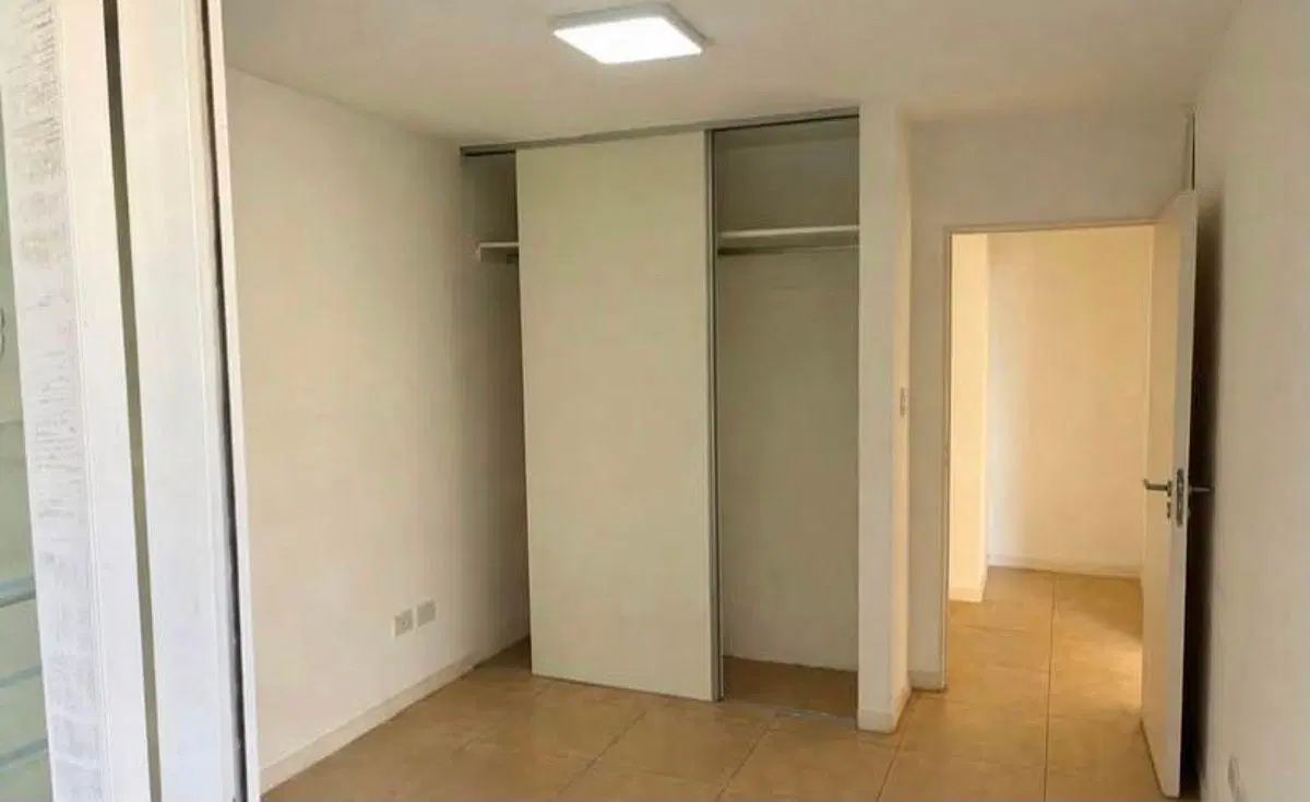 Excelente Oportunidad! 2 Ambientes Ideal Inversión! Bajó de U$S 108.000.- a U$S 60.000.- 3