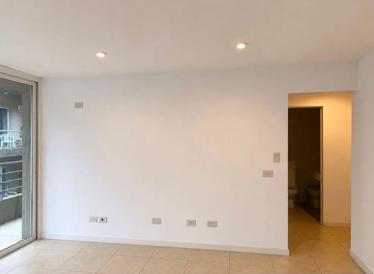 Excelente Oportunidad! 2 Ambientes Ideal Inversión! Bajó de U$S 108.000.- a U$S 60.000.- 2
