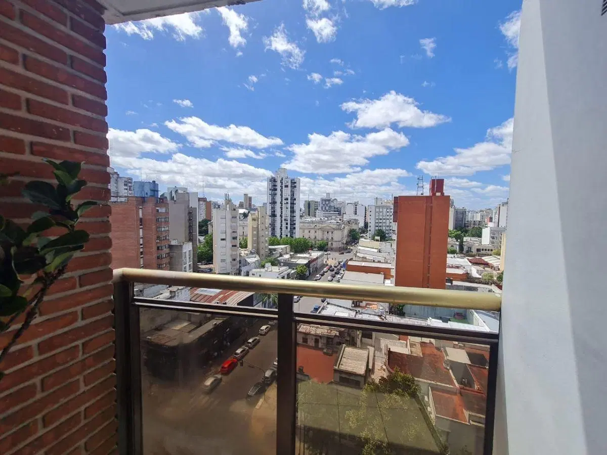Alquilo departamento de un dormitorio amoblado en La Plata. 3
