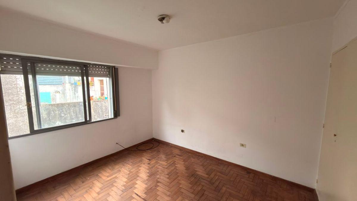 Foto de Departamento 2 dormitorios y cochera en alquiler en La Plata, imagen 2