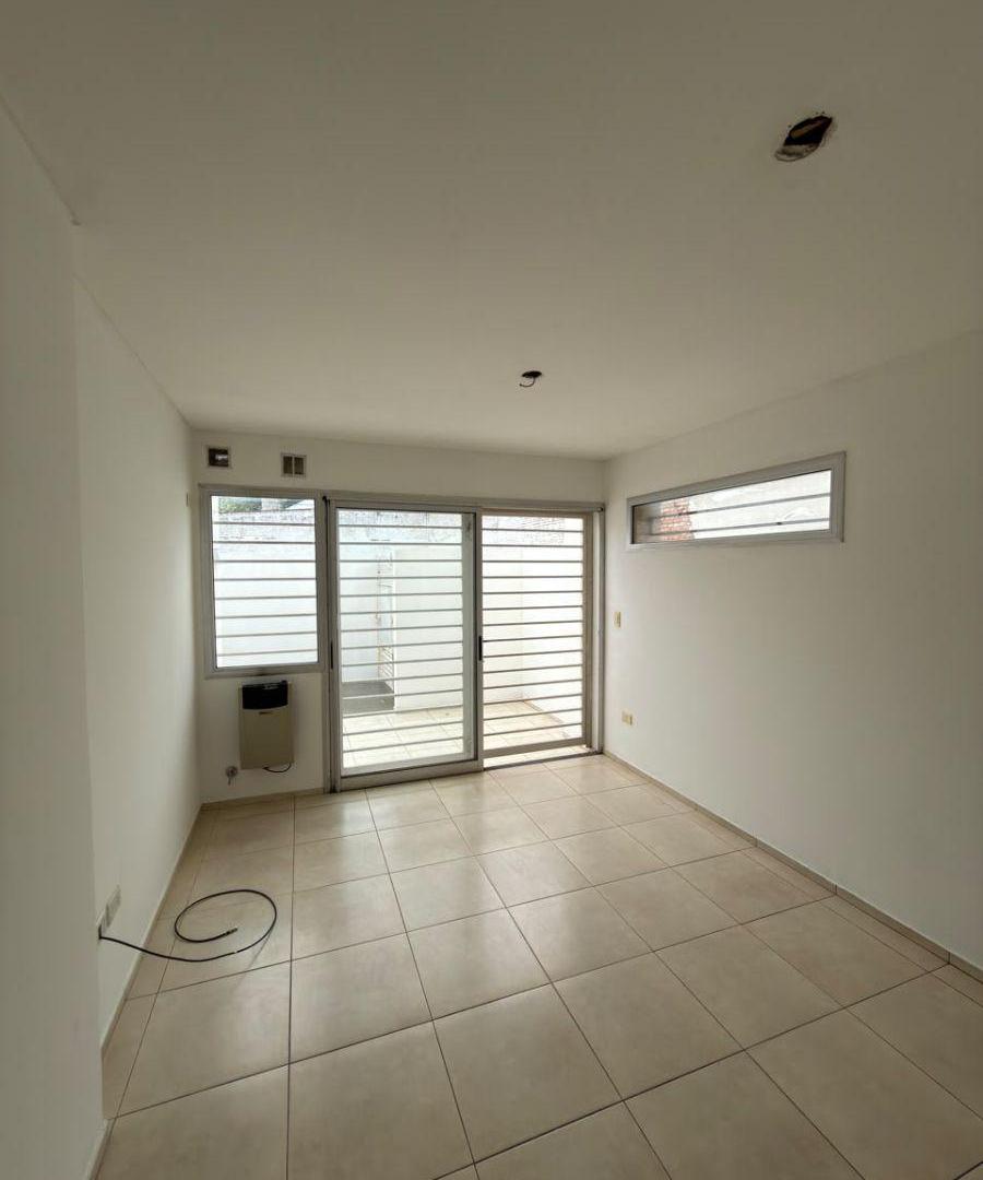 Foto de Departamento En Alquiler La Plata 1 Dormitorio Con Cochera Calle 41, imagen 3
