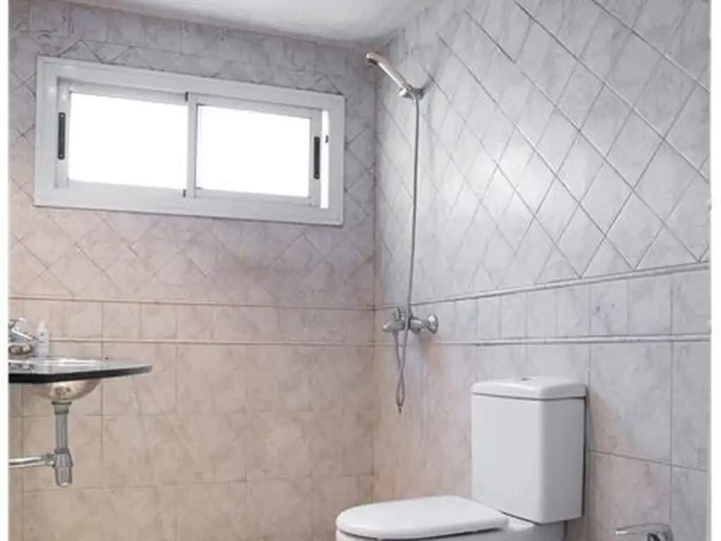 Casa 4 Dorm. Tres Baños Piscina Barrio Urca - Sobre Calle E. Lamarca 5