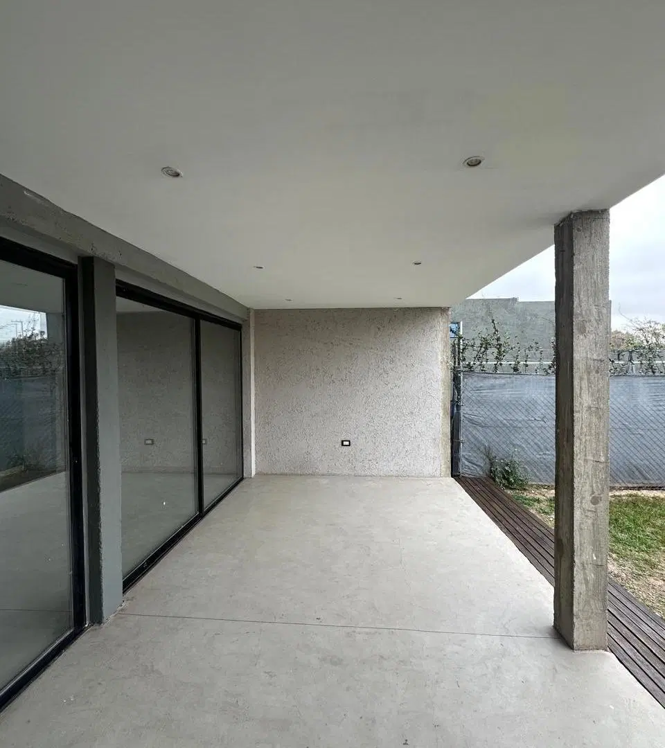 DUPLEX A ESTRENAR 3 DORM 3 BAÑOS EN" DISTRITO SUR" ( VIGILANCIA 24HS) 3