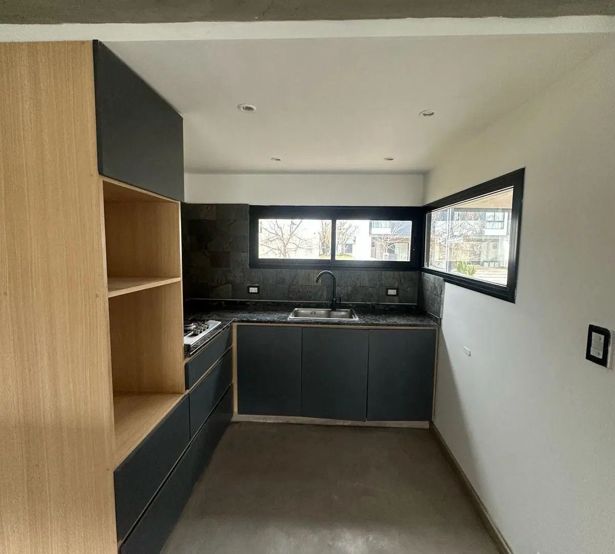DUPLEX A ESTRENAR 3 DORM 3 BAÑOS EN" DISTRITO SUR" ( VIGILANCIA 24HS) 1
