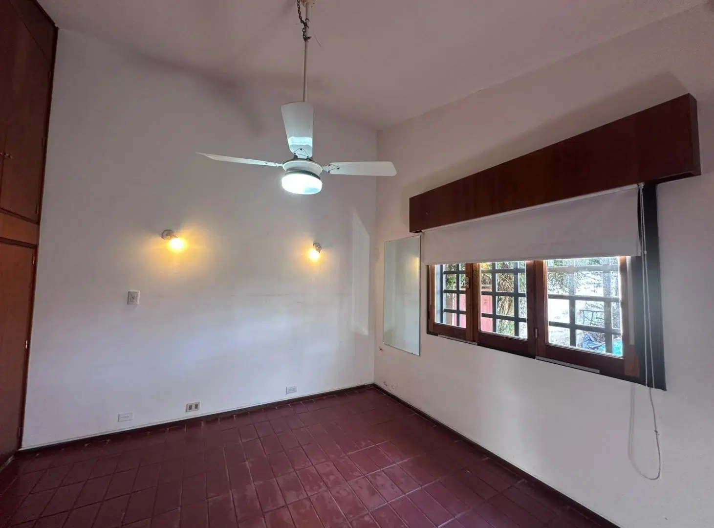 CASA 2 DORM EN BARRIO URCA, EXCELENTE UBICACION 2