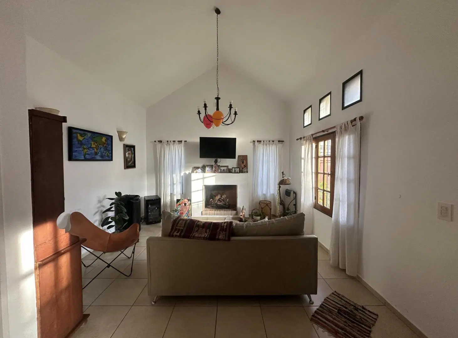 CASA EN  HOUSING A MTS DE AV. RECTA MARTINOLLI!!  3 DORM JARDIN PILETA 3