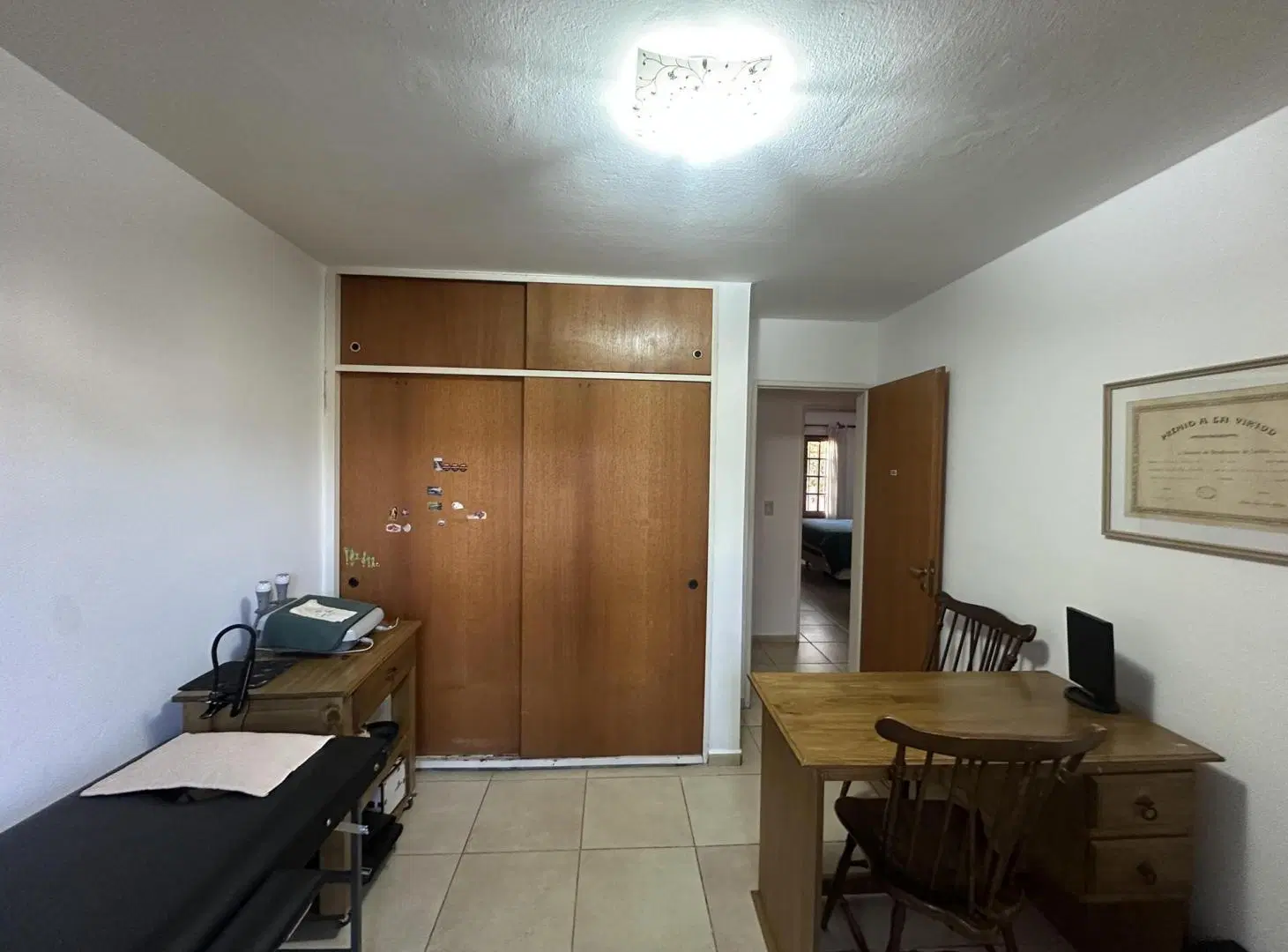 CASA EN  HOUSING A MTS DE AV. RECTA MARTINOLLI!!  3 DORM JARDIN PILETA 4