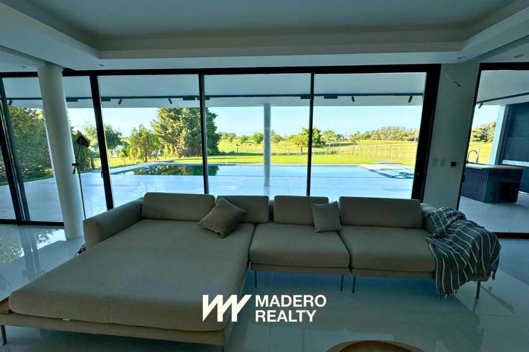 Casa en El Golf - 10 Ambientes 2