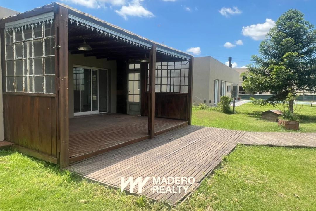 Venta de casa 4 ambientes en Santa Isabel