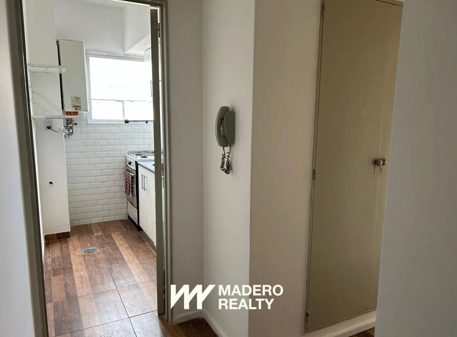 Venta ultimo piso al frente | Monoambiente con balcón terraza en Balvanera 3