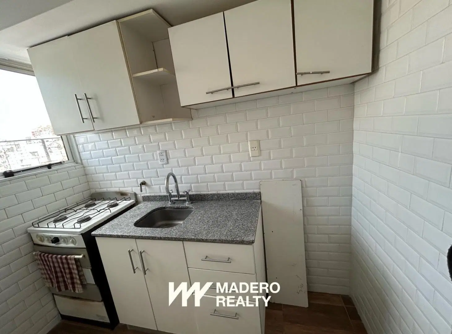Venta ultimo piso al frente | Monoambiente con balcón terraza en Balvanera 5