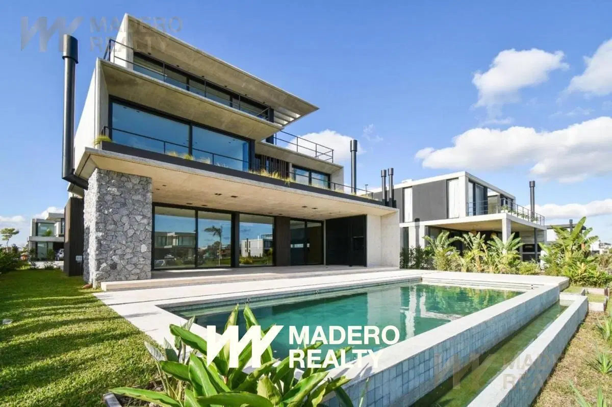 Venta de casa 5 ambientes en El Yacht 2